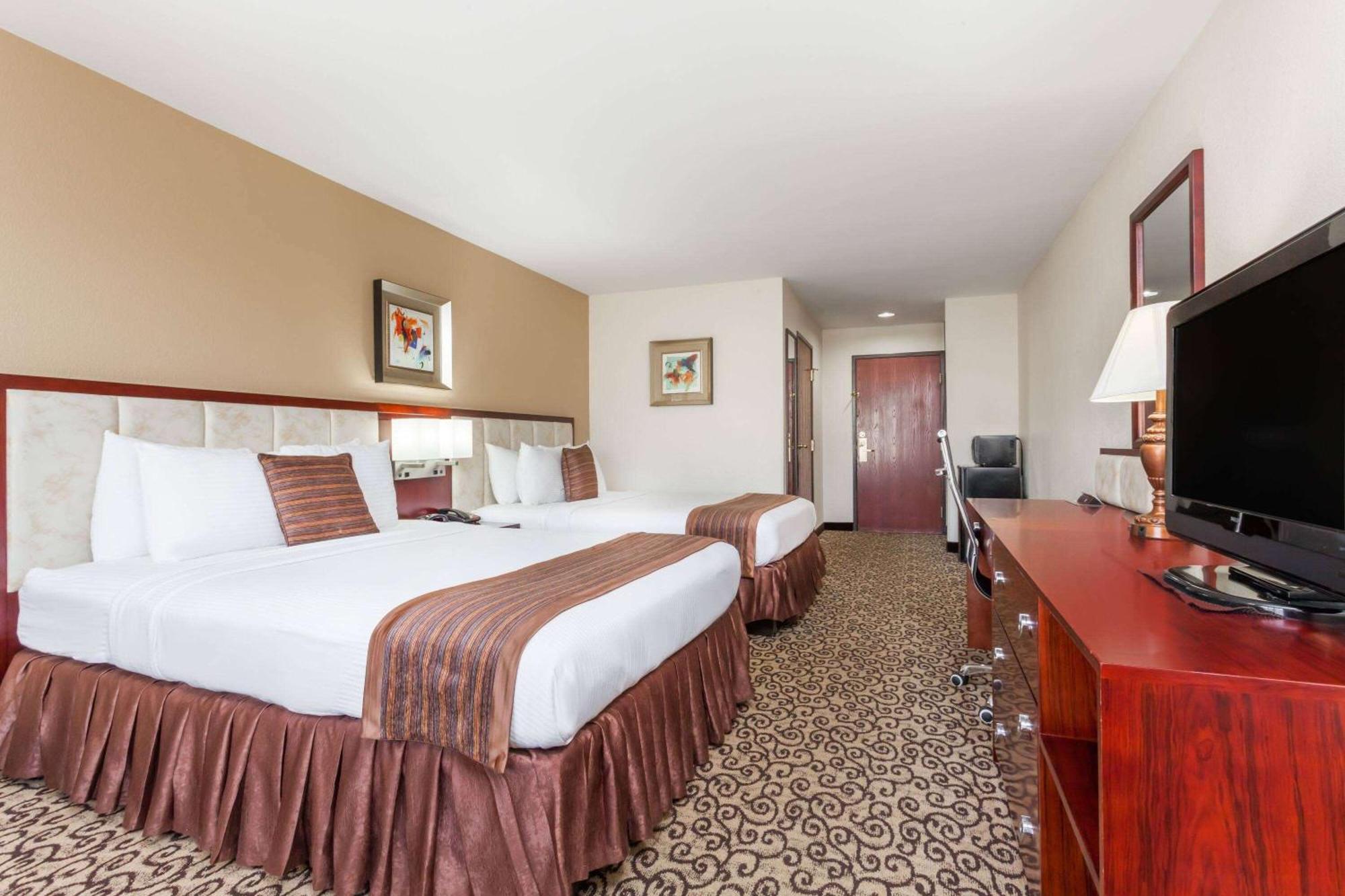 Baymont By Wyndham Columbia Fort Jackson Dış mekan fotoğraf