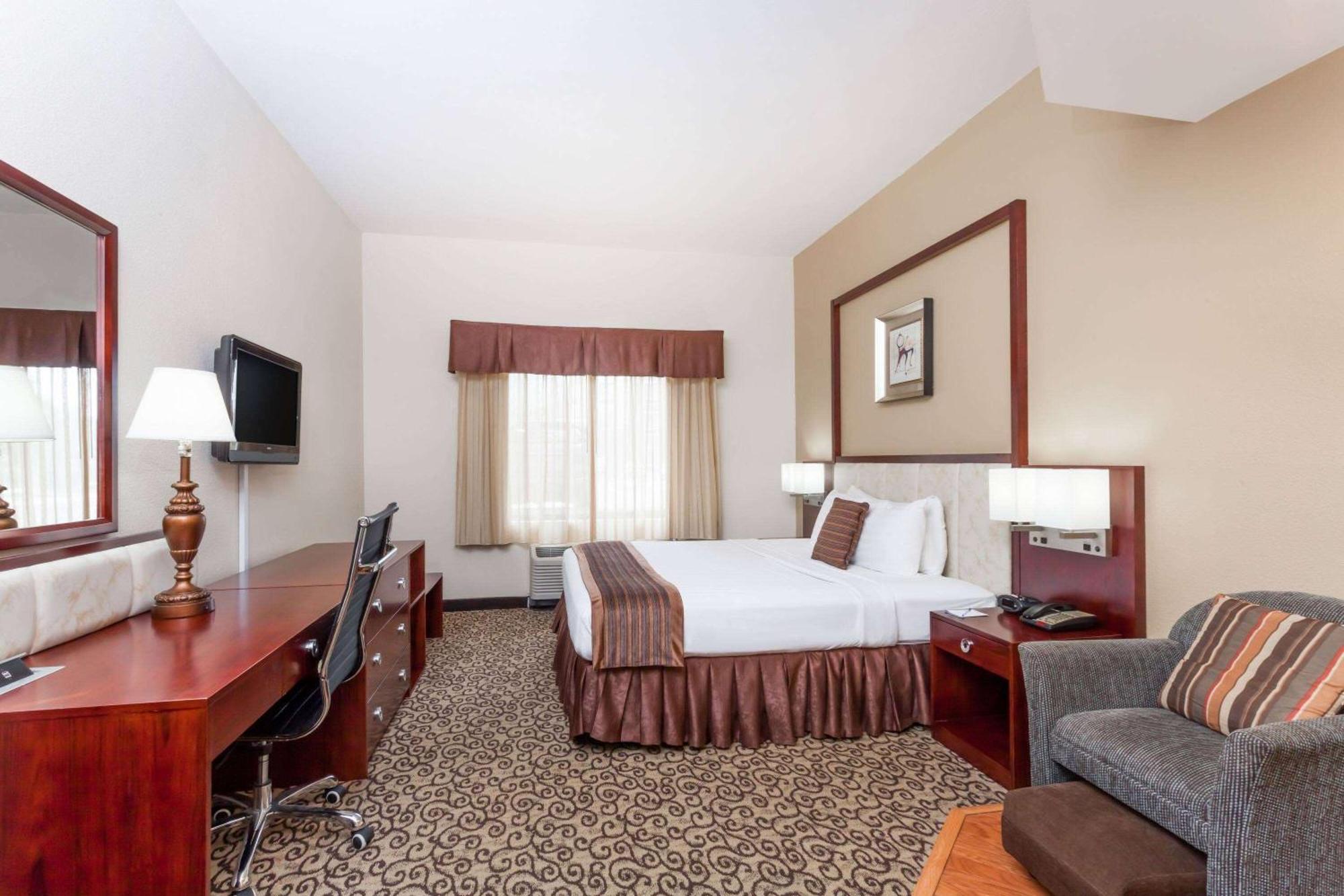 Baymont By Wyndham Columbia Fort Jackson Dış mekan fotoğraf