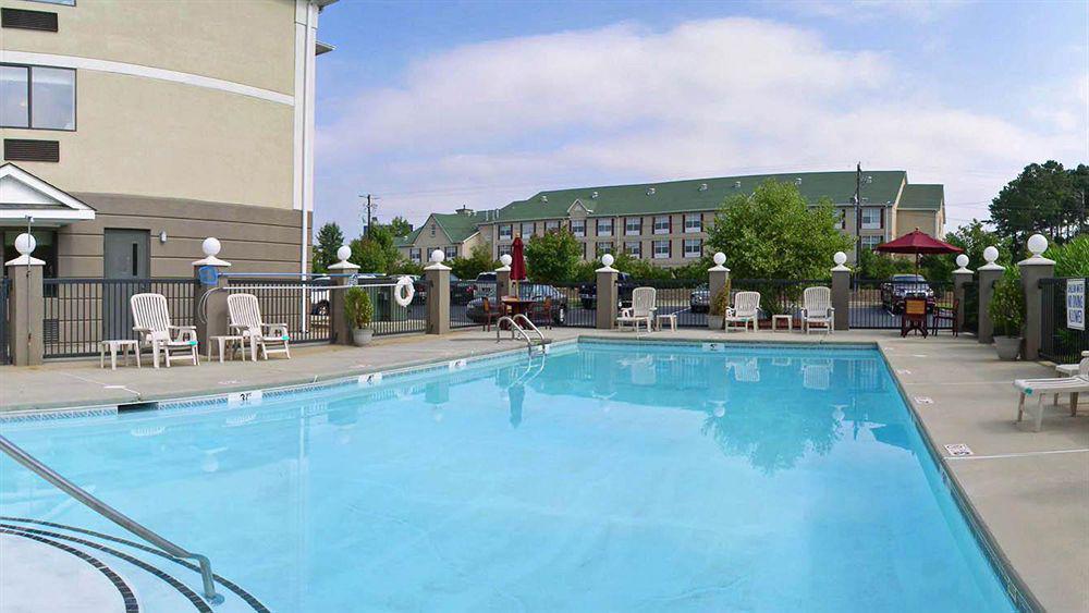 Baymont By Wyndham Columbia Fort Jackson Dış mekan fotoğraf